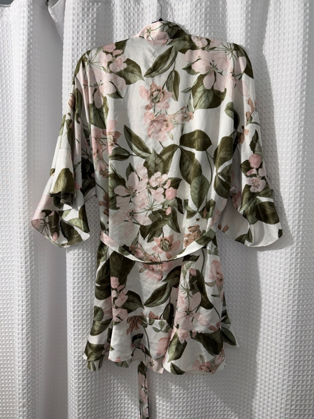 Victoria Secret Green Floral Satin Kimono Robe Ruffle Flounce Size M/L - Picture 8 of 10